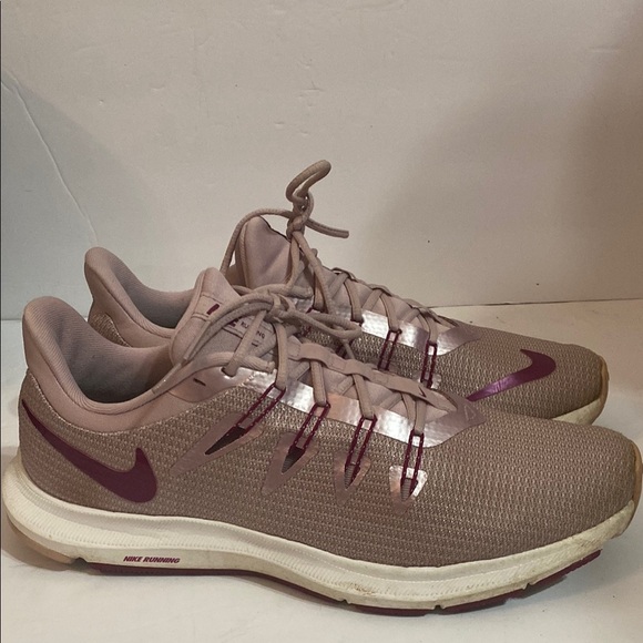Womens Nike Quest Plum Chalk/True
Berry BV6139 500 Size 9.5 - Picture 5 of 10